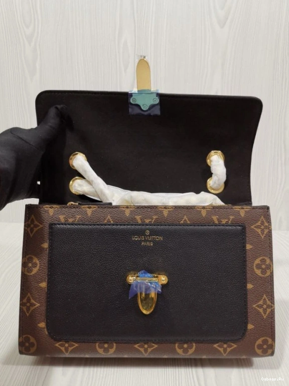 Vuitton VICTOIRE Louis 0417